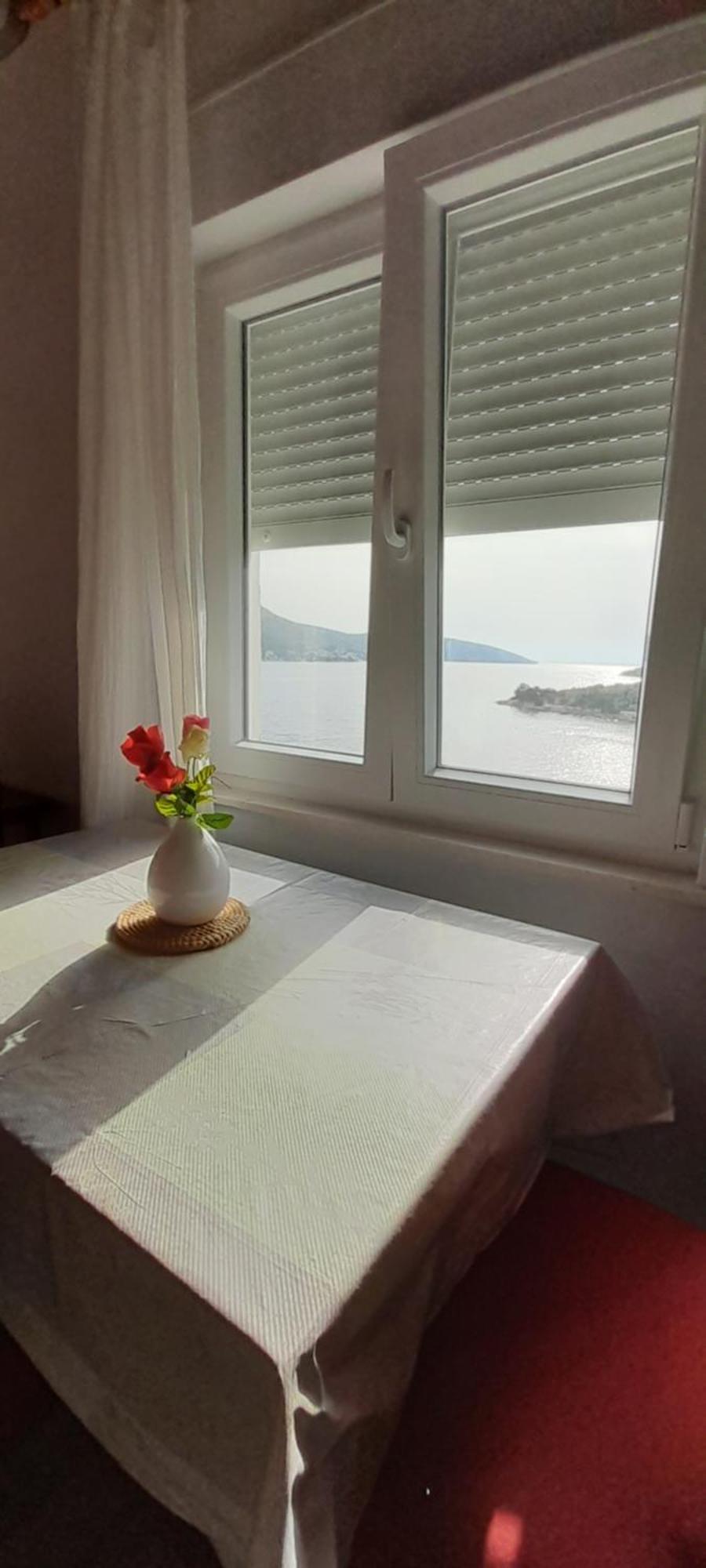 Direkt Na Moru - Bungalov Apartment Sibenik Exterior photo